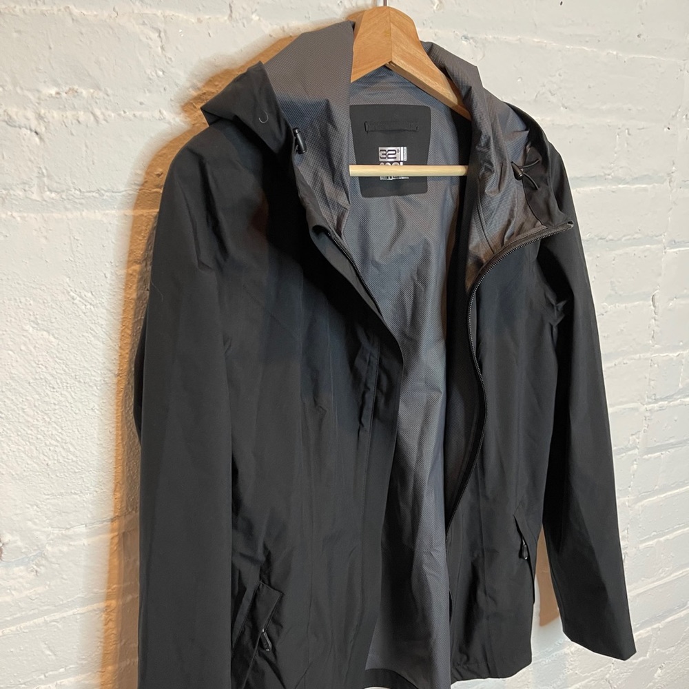 32 Degrees Cool rain shell
